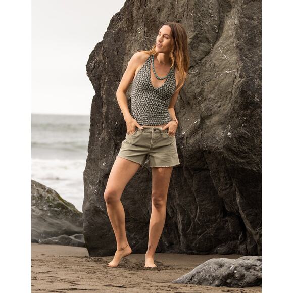 Carve Designs Oahu Stretch Corduroy Cut Off  Frayed Shorts Olive Green womens 8 - Picture 3 of 11